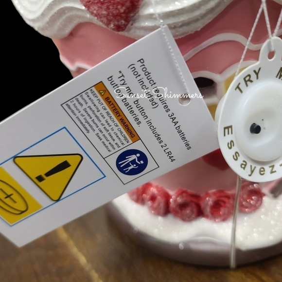 Christmas Pink Light Up Sugared Chocolate CUPCAKE GINGERBREAD House New - Picture 12 of 14